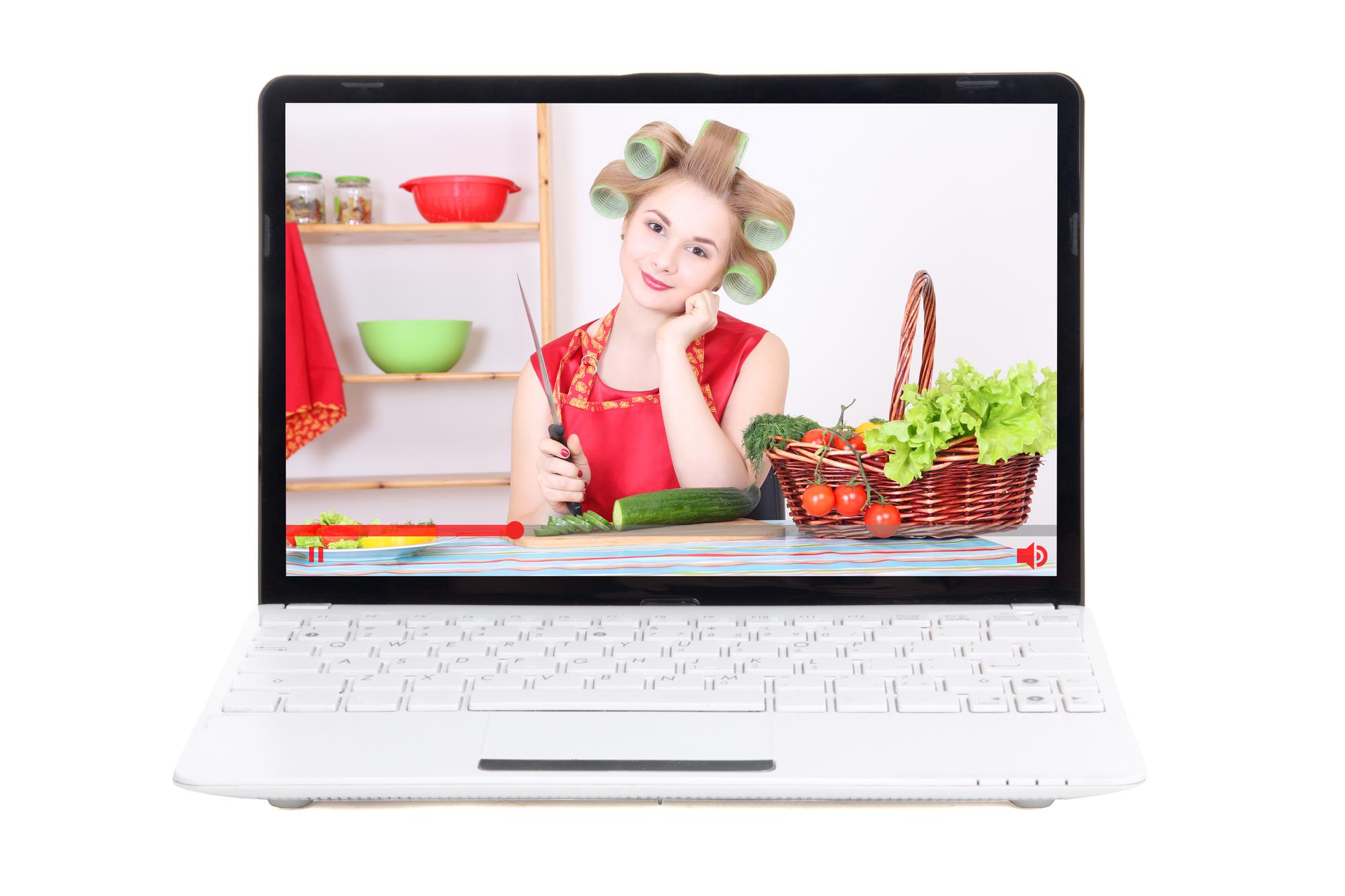 Laptop con lezione di cucina online